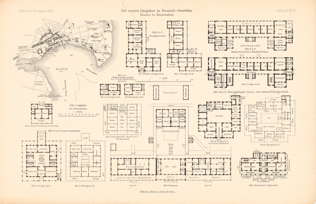 Ein altes Buch mit einer detaillierten Karte einer Stadt, die Gebäude, Straßen und Text enthält, der Informationen über die Sehenswürdigkeiten der Stadt bereitstellt.