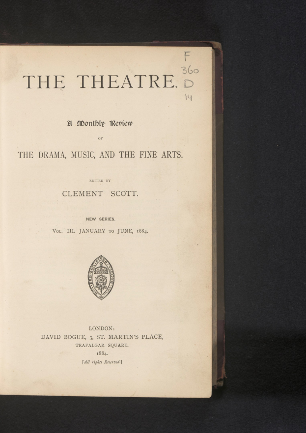 Offenes Buch mit dem Titel "The Theatre: A Monthly Review of the Drama, Music, and the Fine Arts" mit einem Textblatt und einem Logo.