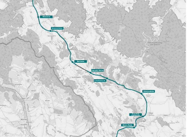 Blaue Linie auf einer Stadtkarte, die die Route eines Fahrradwegs mit Start- und Endpunkten zeigt.
