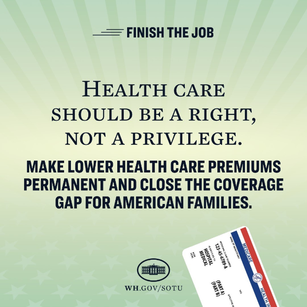 Plakat mit dem Text "Beende den Job: Gesundheit sollte ein Recht und nicht ein Privileg sein" und einer Karte mit der Aufschrift "Mache niedrigere Gesundheitskosten permanent und schließe die Versorgungslücke für amerikanische Familien."