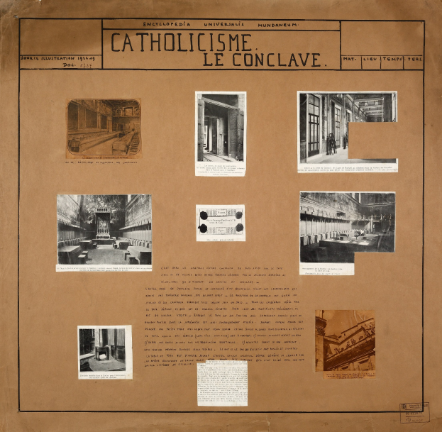 Ein Buch mit Bildern und Texten, das die Geschichte der katholischen Kirche beschreibt, einschließlich Bilder von ihren Räumen, Korridoren und erhaltenen Artefakten.