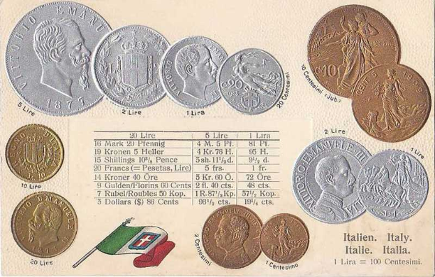 Italienisches Papiergeld mit einer Reihe von 1877–1910 italienischen Münzen, darunter mehrere 20-Lire-Stücke, die Porträts und Text zeigen, mit zwei Flaggen darunter, darunter die italienische Flagge.