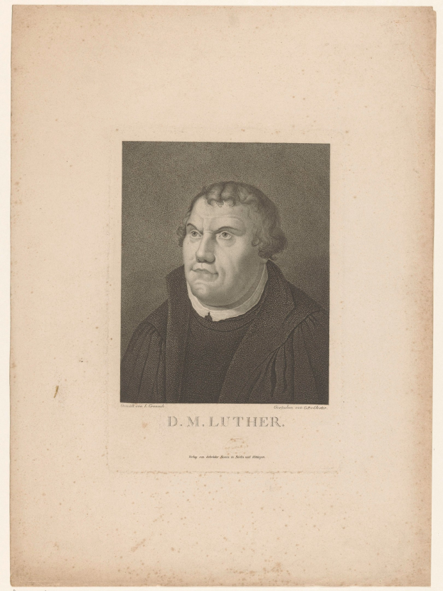 Schwarzes und weißes Porträt eines Mannes in einem schwarzen Kleid mit gefalteten Händen, ernster Miene und sichtbarem Text 'D.M. Luther' unten.