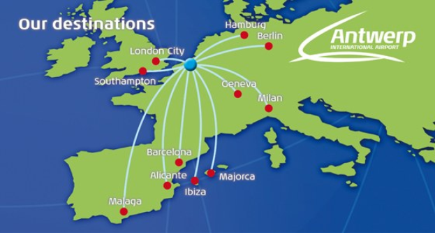 Eine Karte von Europa, die den Antwerpener Flughafen hervorhebt, mit einer Flugroute, einschließlich Ziel, Abflug- und Ankunftszeiten sowie Reisezeitdetails.